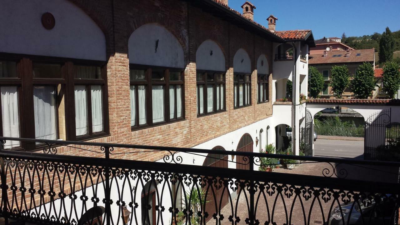 Albergo Leon D'Oro Dogliani Exterior photo